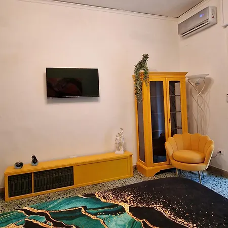 Newretroapartment Self Check - In & Netflix